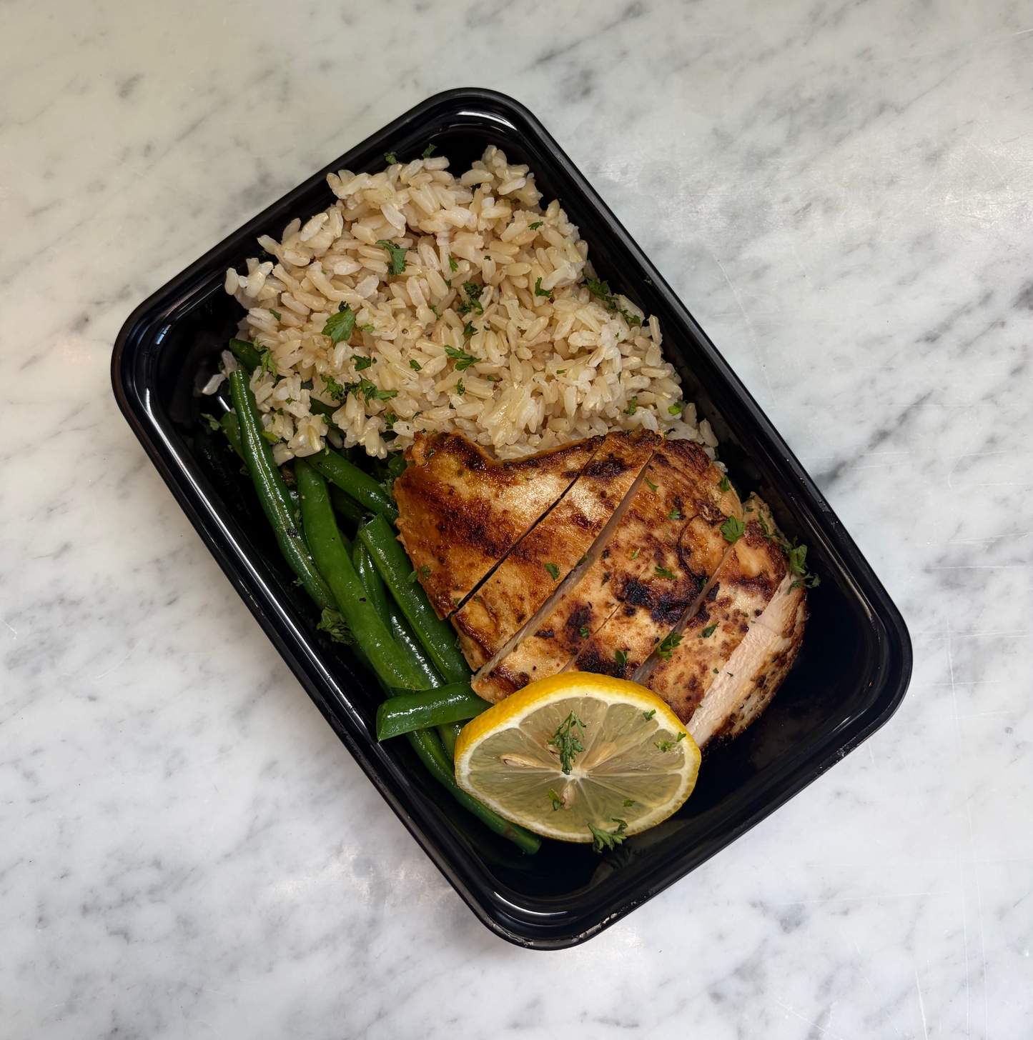 Large Lemon Pepper Chicken, Brown Rice & Green Beans
